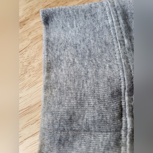 Nike - EUC - Dri-Fit, Gray, Long Sleeve T- Shirt,  Athletic Cut, Unisex,  Size L - Picture 7 of 8